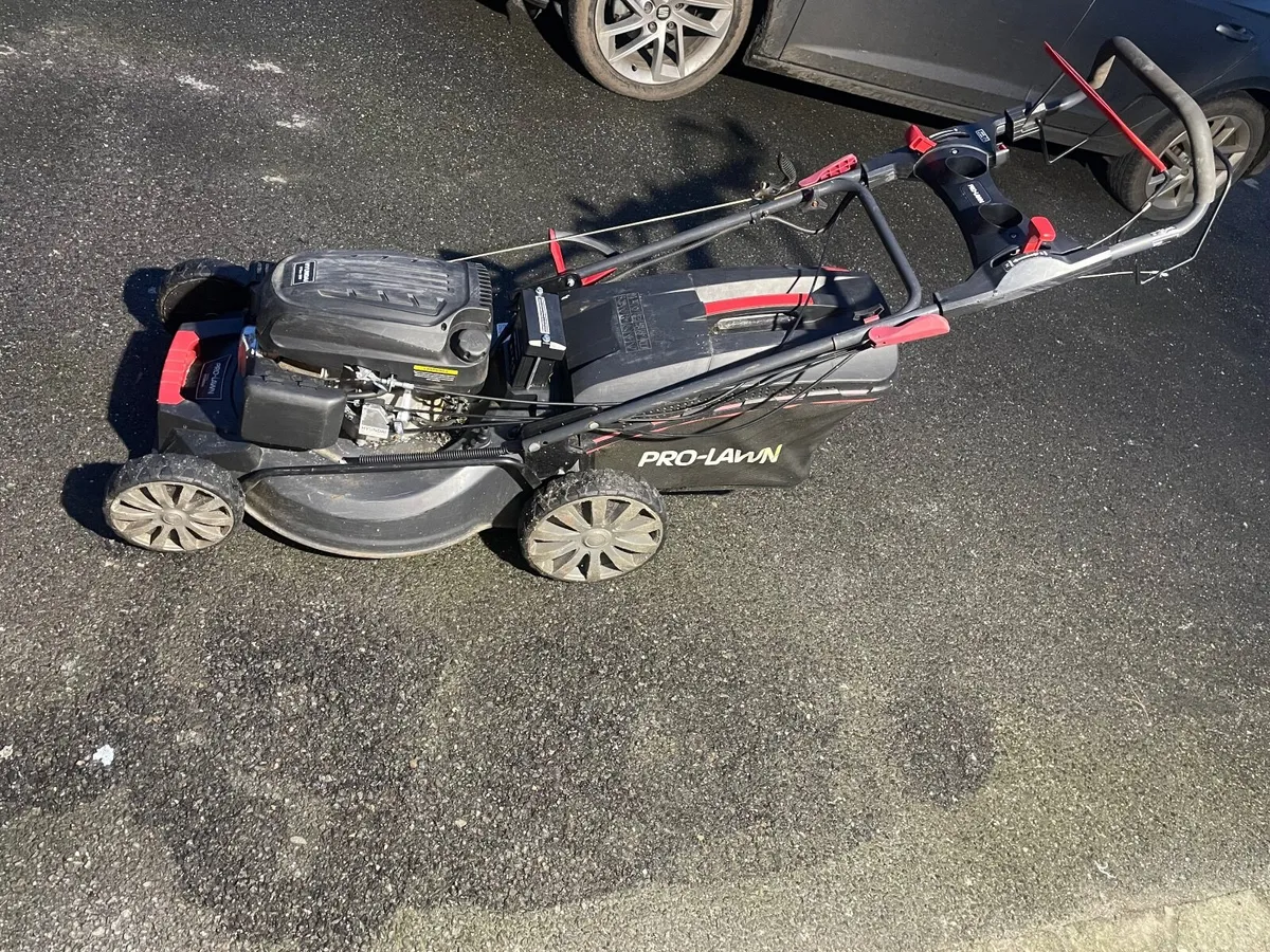 Lawn mower - Image 1