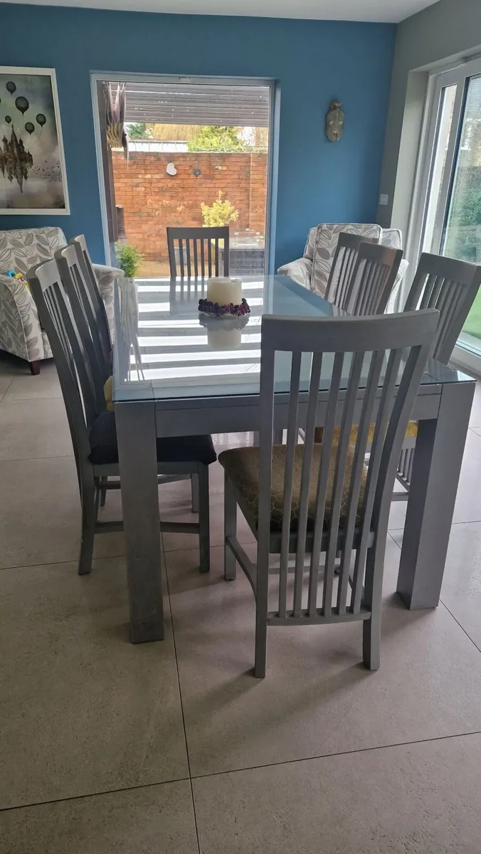 Dining table and chairs - Image 3