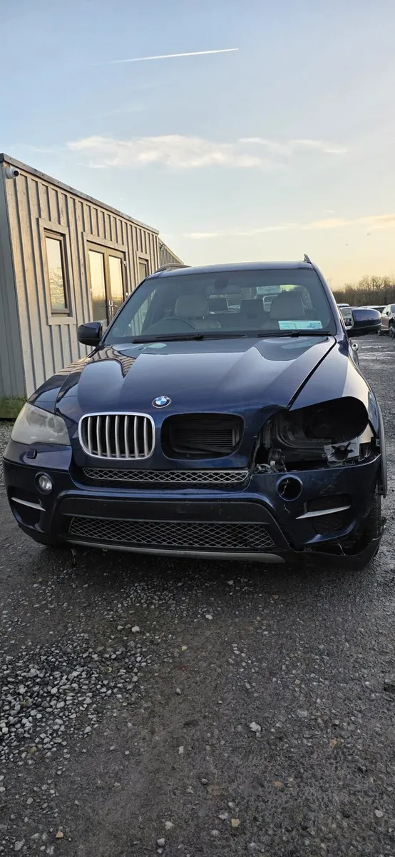 10 BMW X5 - Image 2