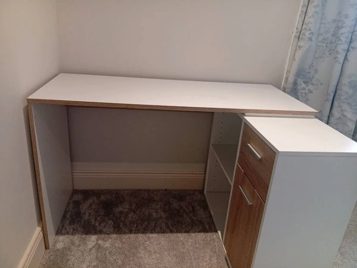 Computer desk - Image 4