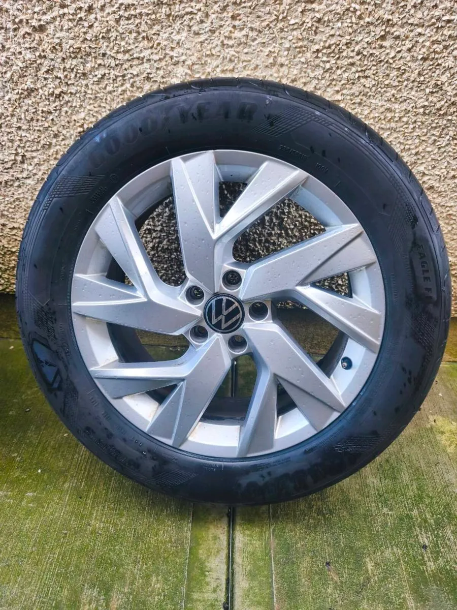 Genuine 18" Volkswagen Alloy Wheels and Tyres - Image 2