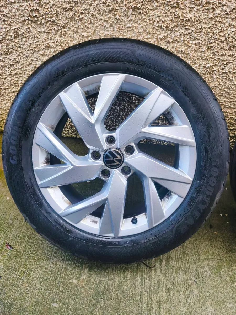 Genuine 18" Volkswagen Alloy Wheels and Tyres - Image 3