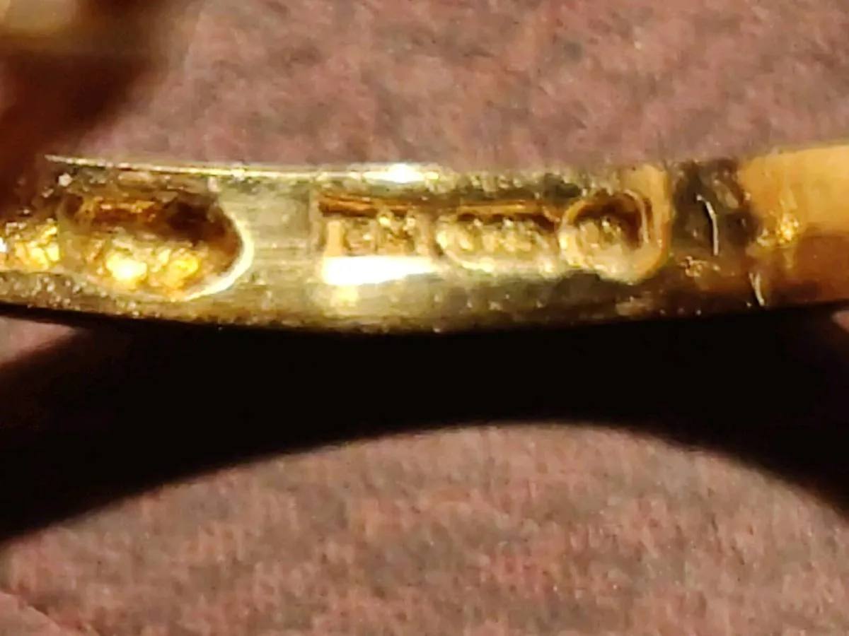 RARE, RUBY BYSTANTINE, 9CT Gold Vintage Dress Ring - Image 2