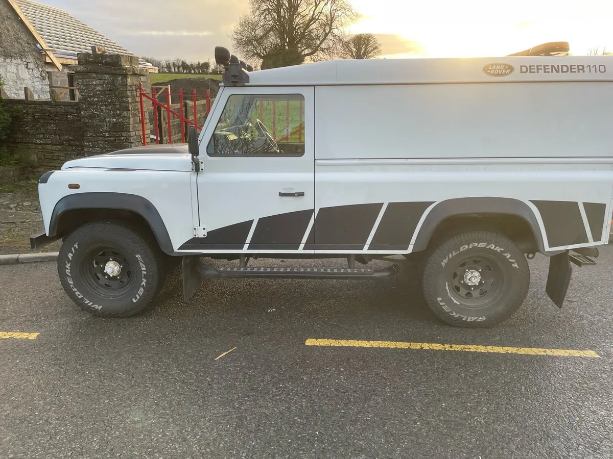 Land Rover defender 110 - Image 2