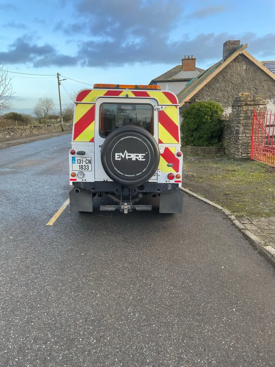 Land Rover defender 110 - Image 3