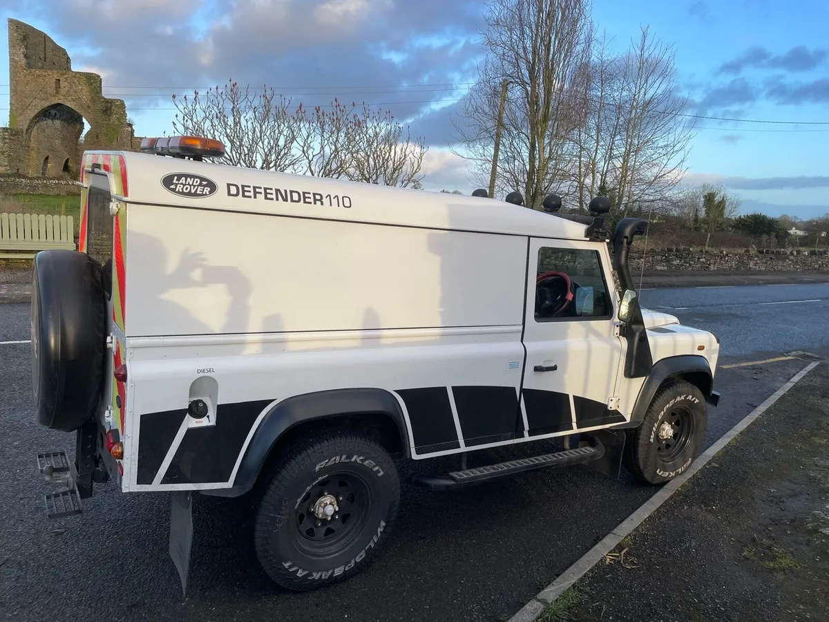 Land Rover defender 110 - Image 1