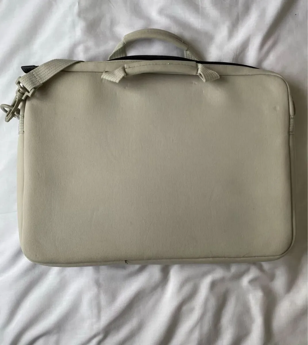 NEW Targus Laptop Bag for 15.6 inch Laptops - Image 3