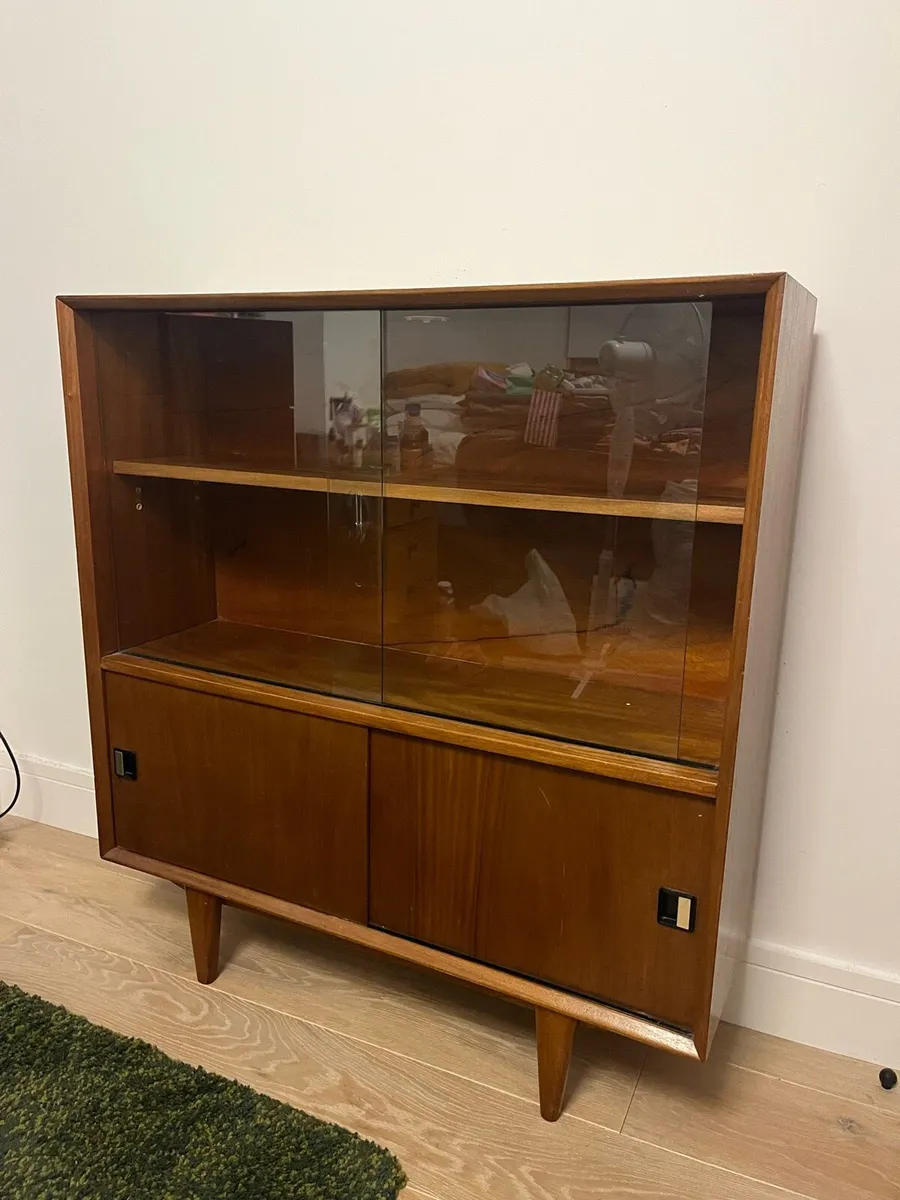 Antique cabinet - Image 1