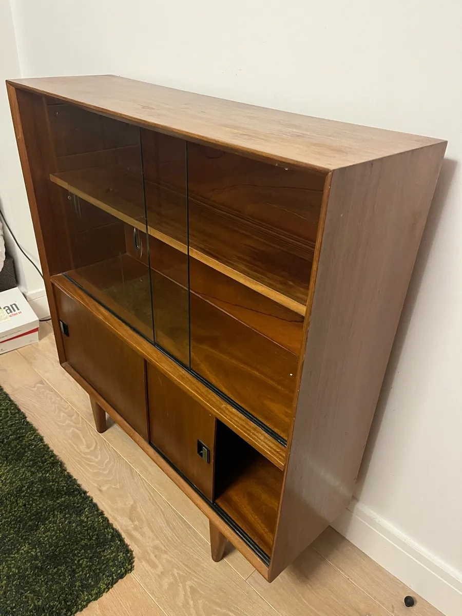 Antique cabinet - Image 3