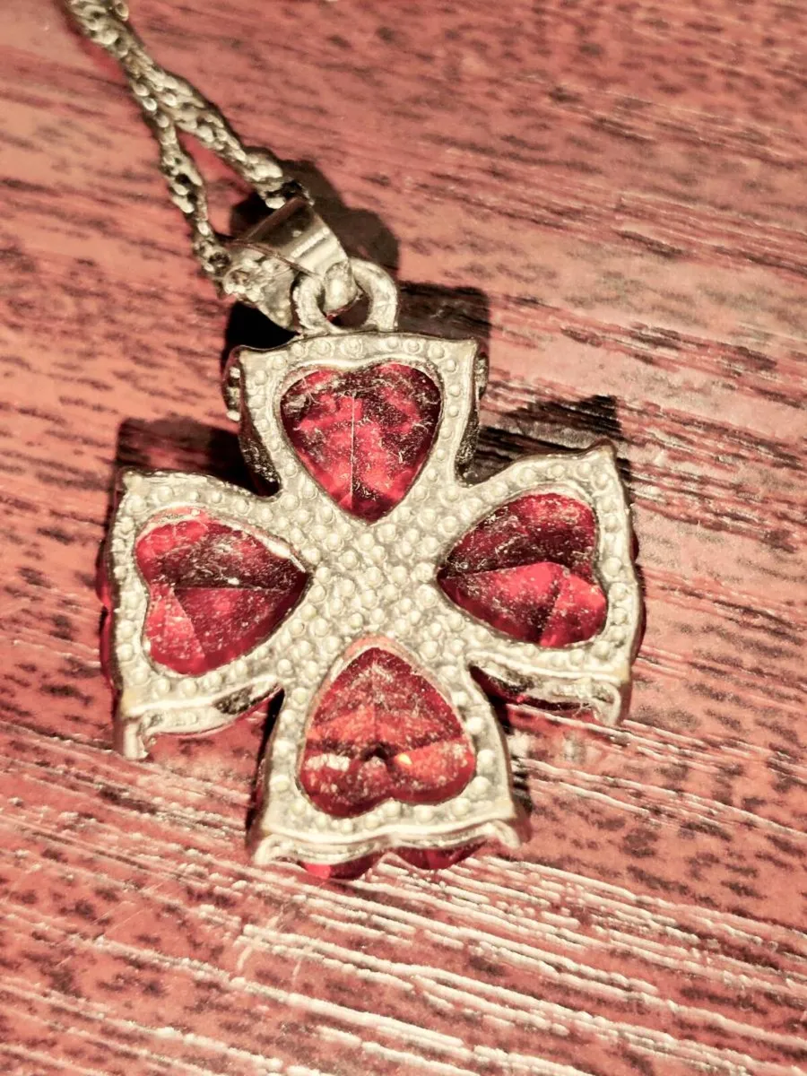 FOUR LEAF CLOVER, 18"White Gold Plated Necklace ! - Image 2