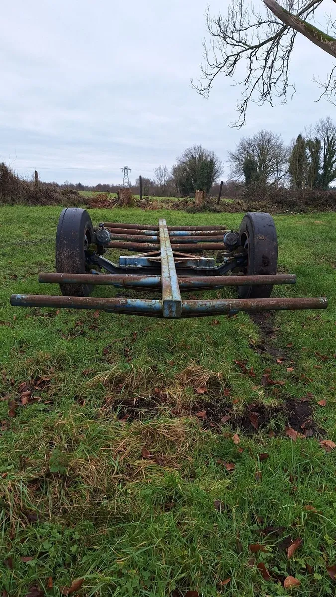 Bale carrier - Image 1