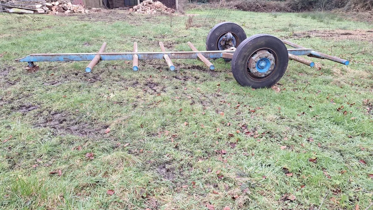 Bale carrier - Image 2