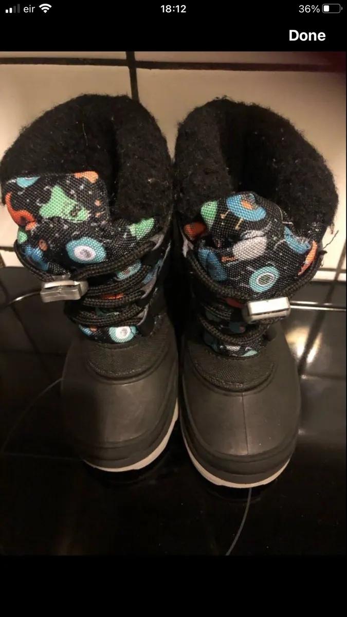 Boys boots size 22/23 €5 - Image 1