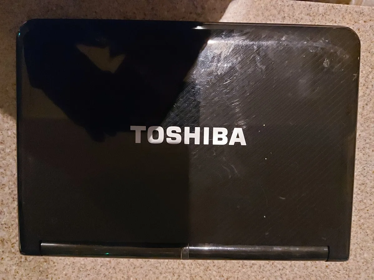 Toshiba Laptop Model NB300-108, 2GB RAM, 250GB HDD - Image 3