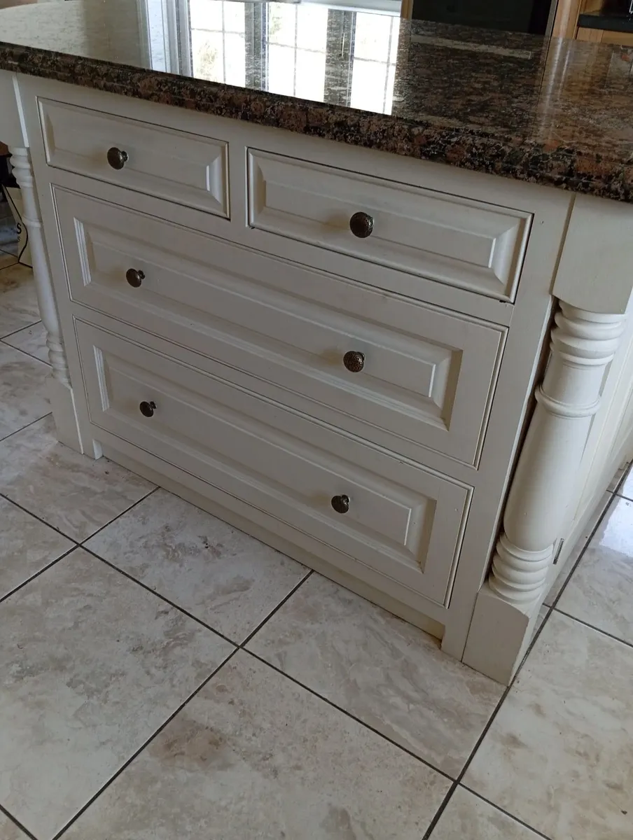 Kitchen island - Image 4