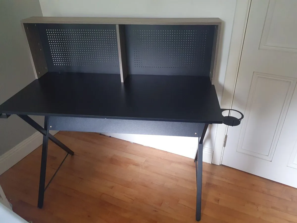 Gaming desk/ computer desk - Image 2
