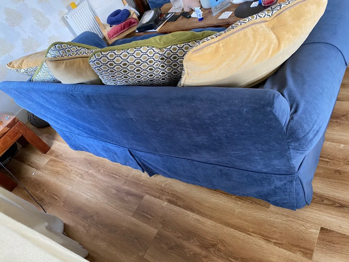 3 Piece Suite - Image 4