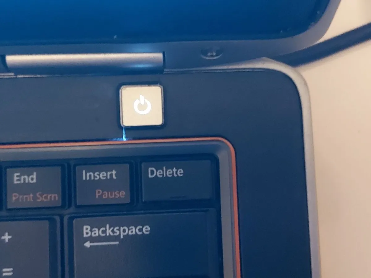 Dell Latitude E6320, i5, 2,6GHz, 6GB Ram, 250GB HD - Image 2