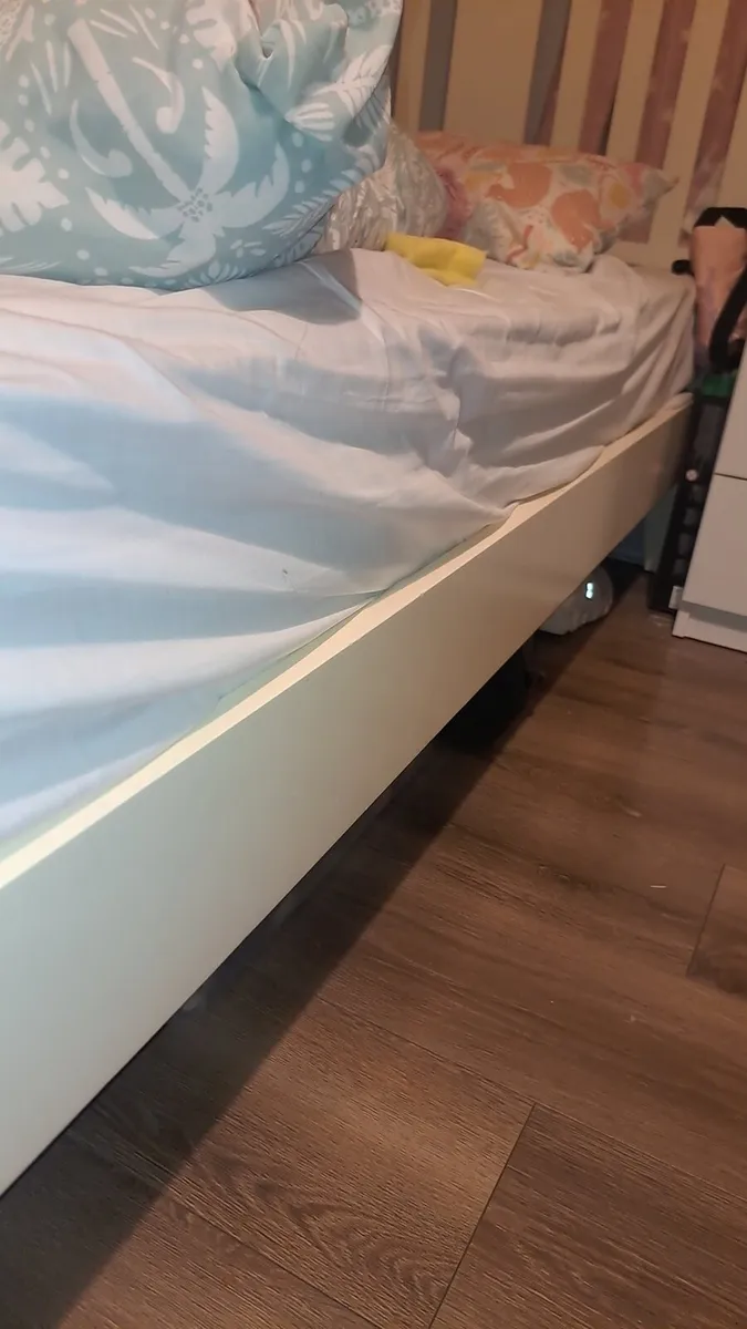 Single bed - Image 3