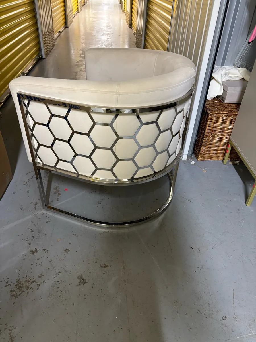 2 single armchairs - Image 1