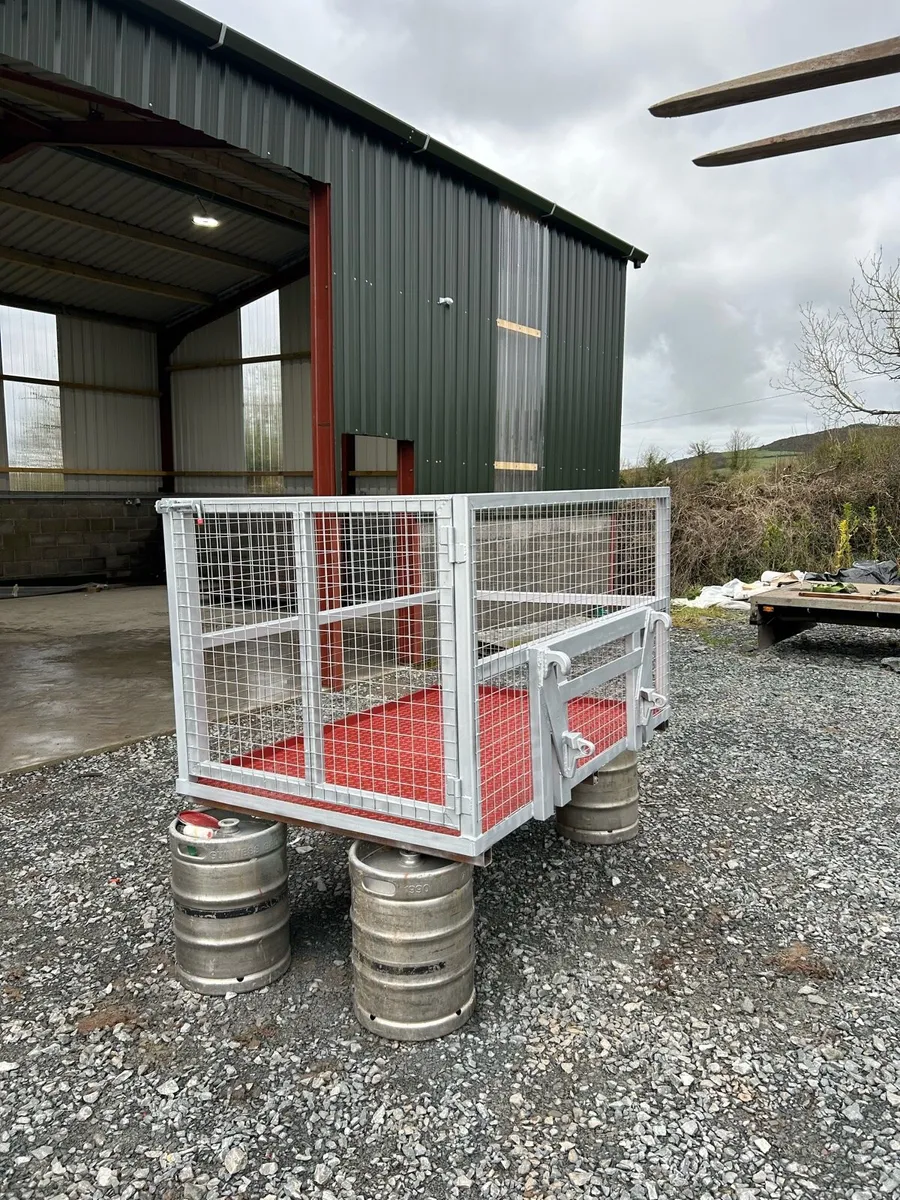 Calf transport cage/man basket - Image 3