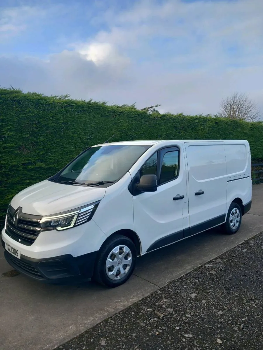 ☆☆☆2022 Renault Trafic 6 Speed 130bhp NO VAT☆☆☆ - Image 1