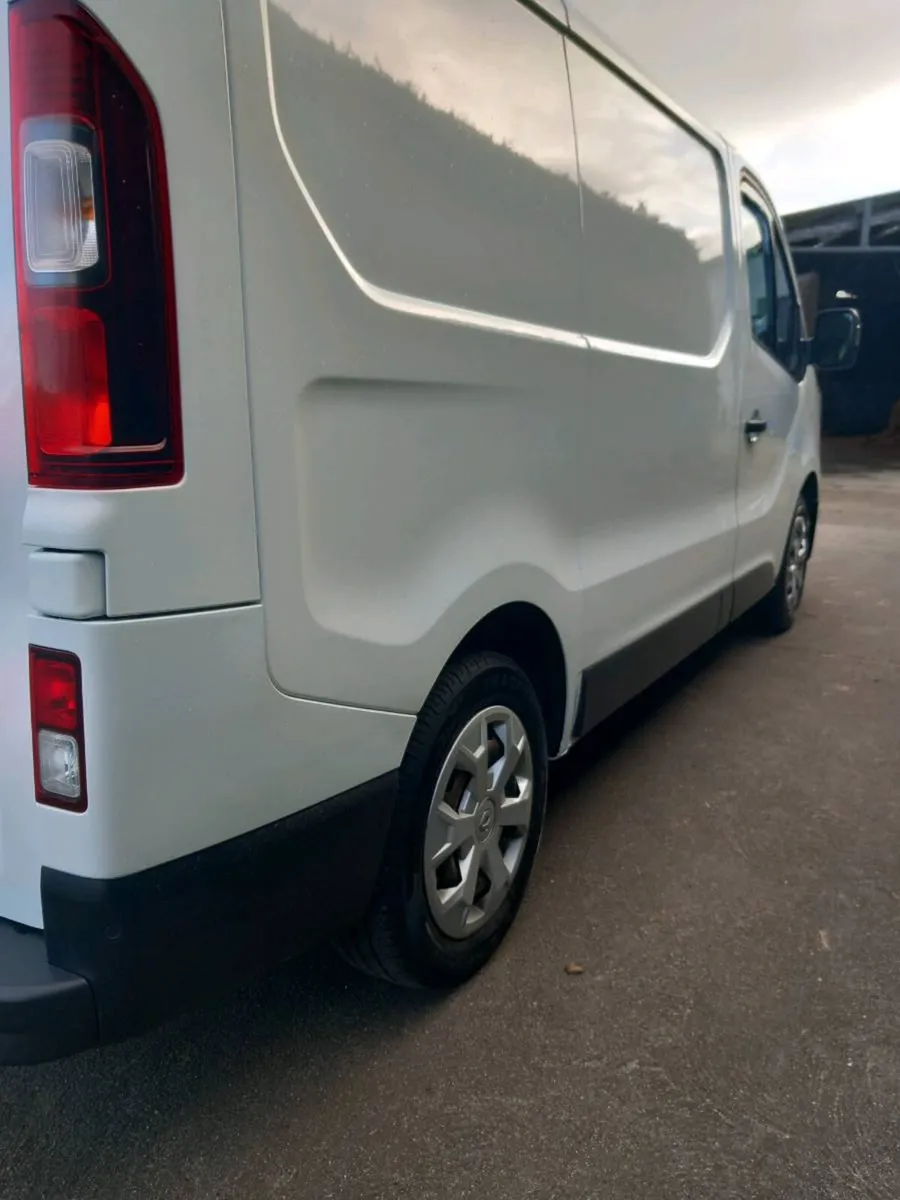 ☆☆☆2022 Renault Trafic 6 Speed 130bhp NO VAT☆☆☆ - Image 3