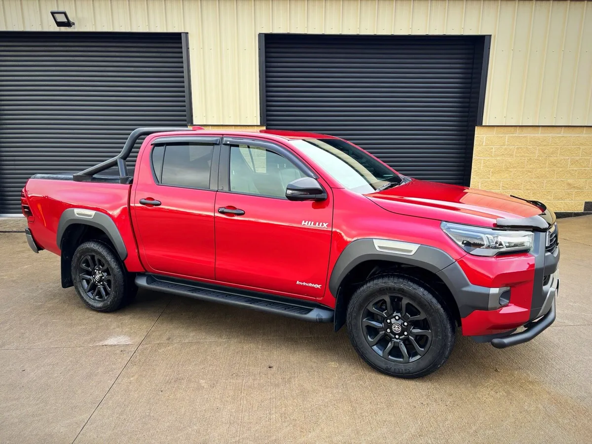 2022 TOYOTA HILUX 2.8 D4D INVINCIBLE X AUTO - Image 3