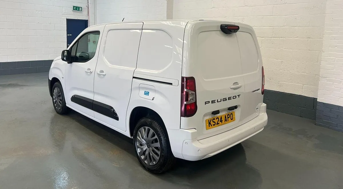 2024 Peugeot Partner Panel Van - Image 2