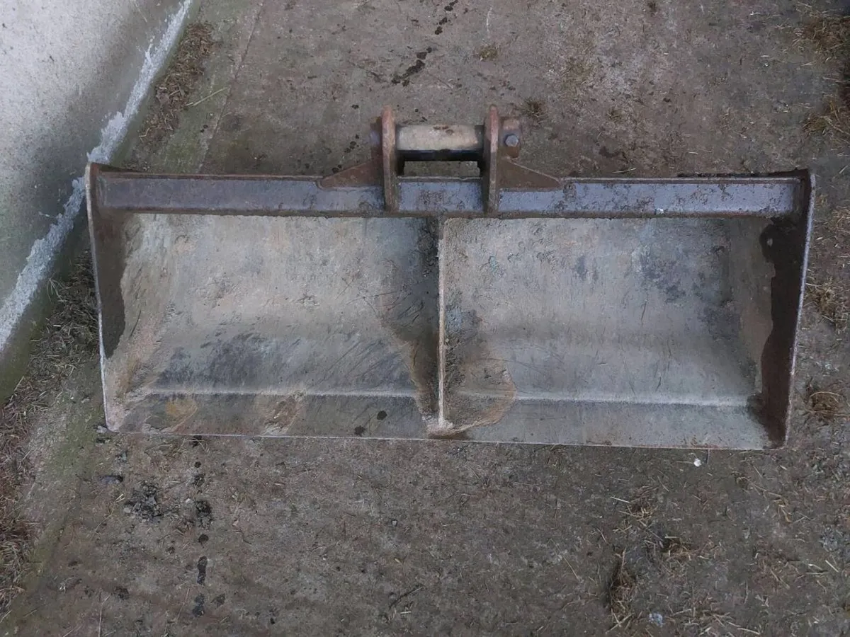 Digger bucket - Image 1