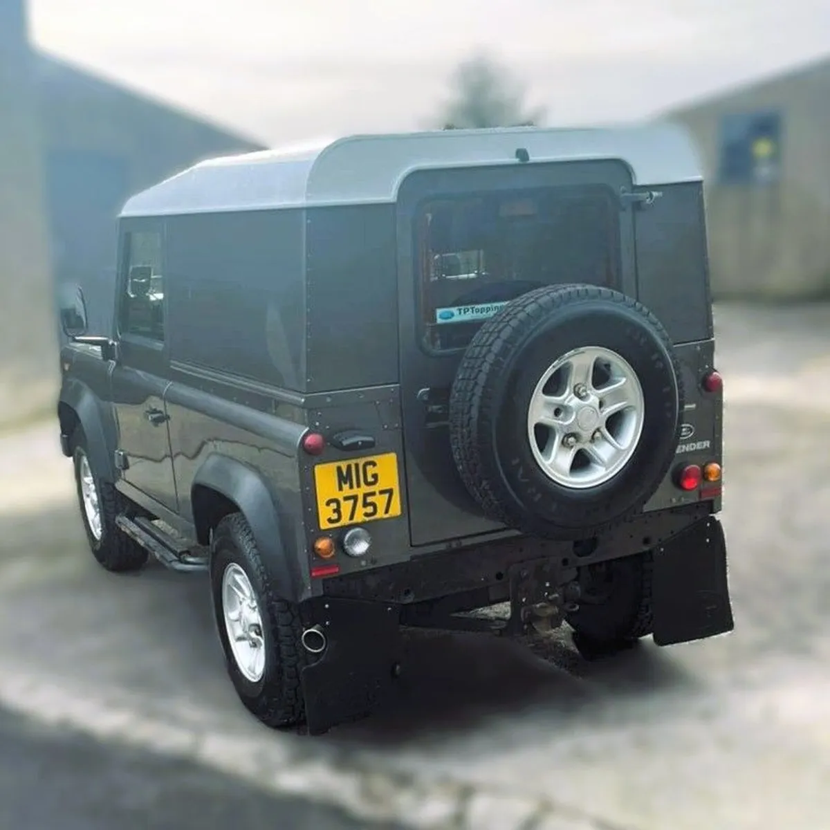 Land Rover Defender 2014 - Image 2