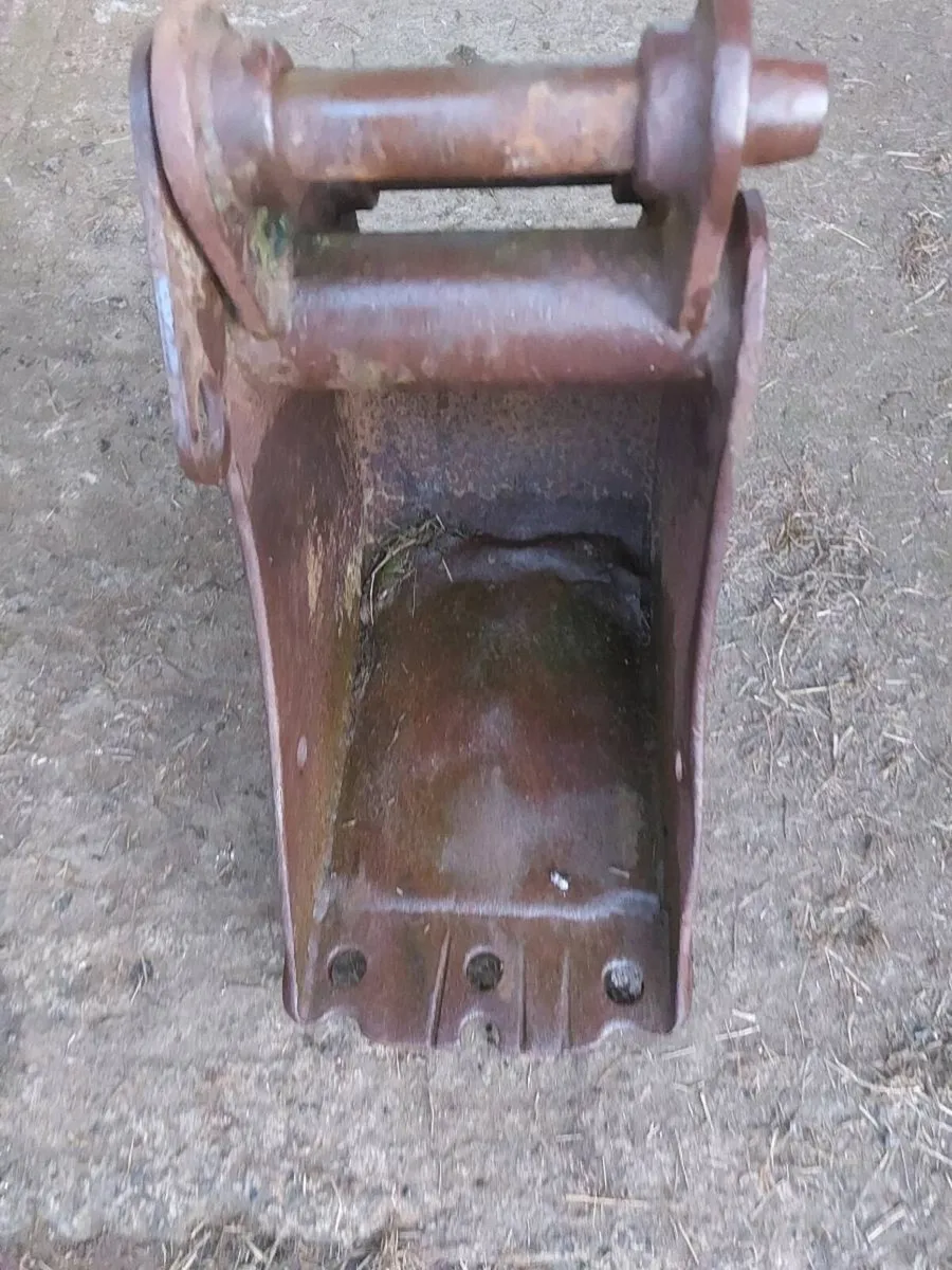 Digger bucket - Image 1