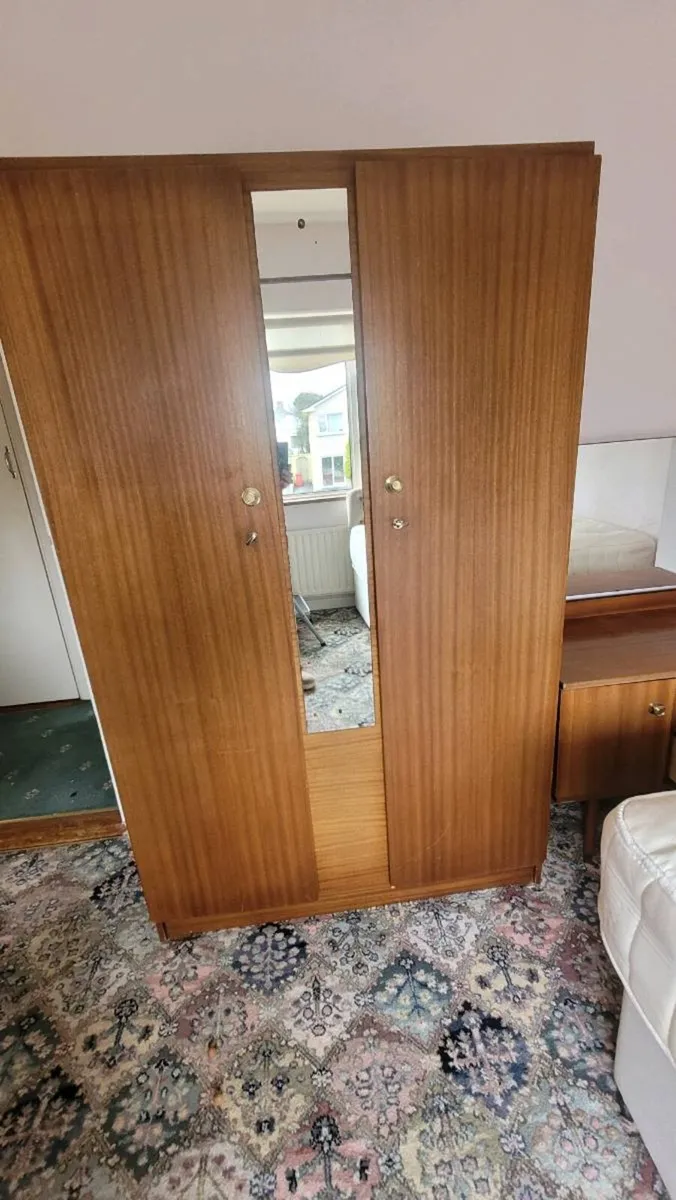 Mid century bedroom furniture - Image 2