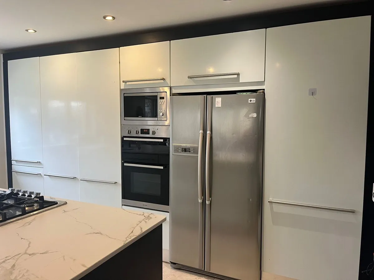 Kitchen cupboards - Image 3