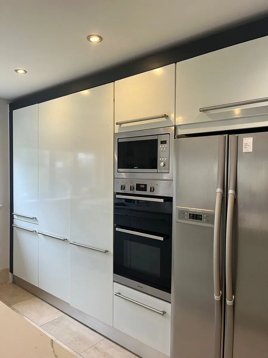 Kitchen cupboards - Image 1