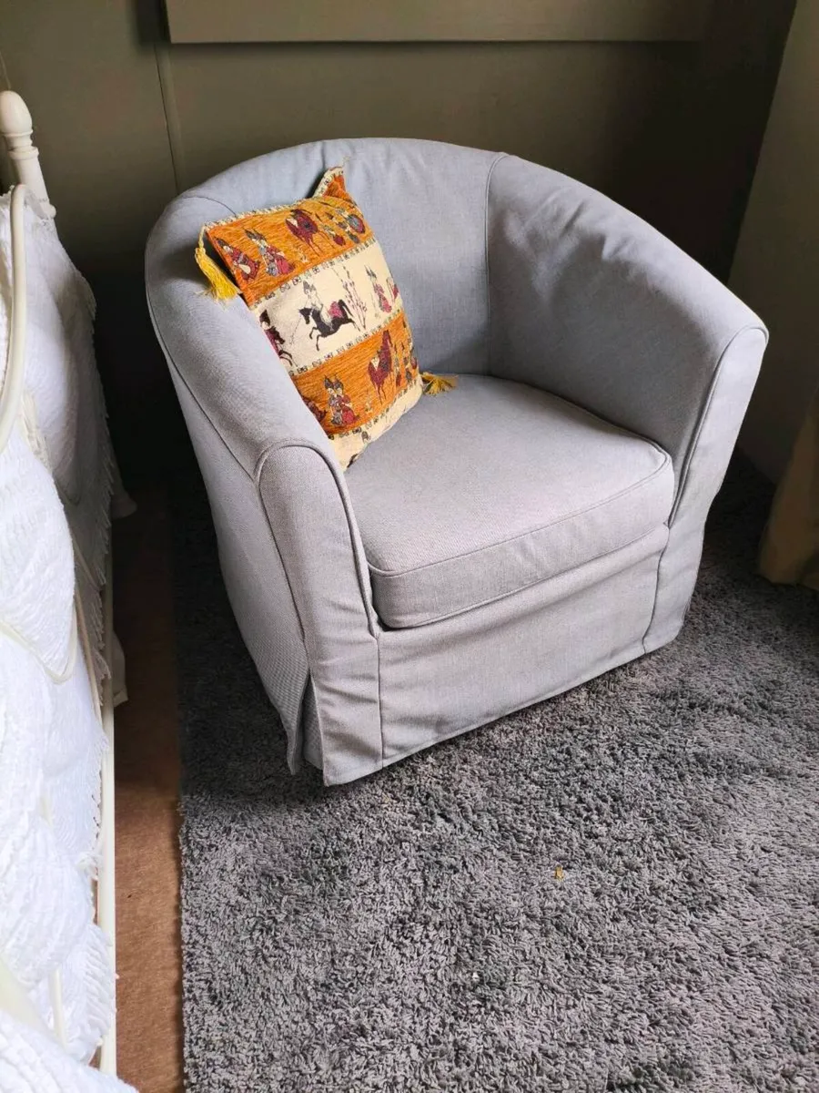 Beautiful new tub chair,40 Euro need gone moving - Image 1