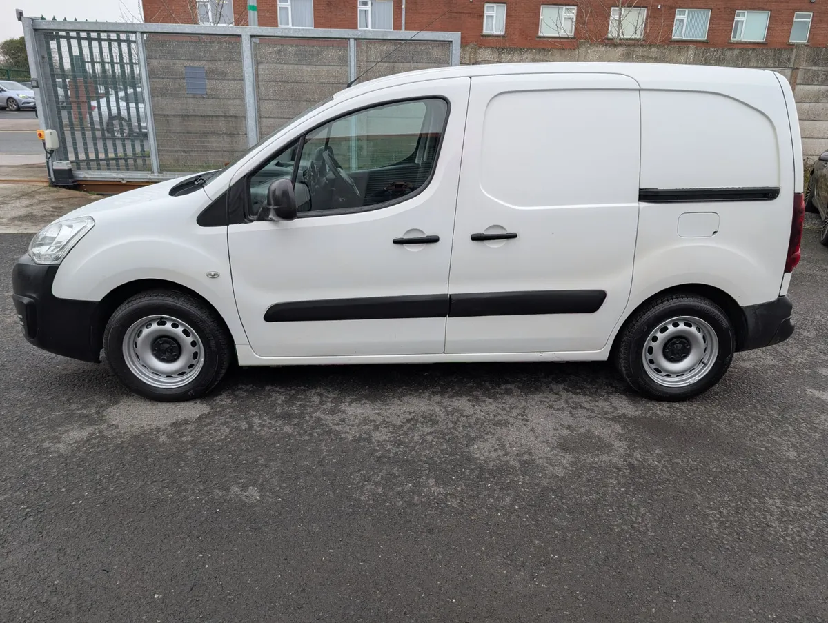 Peugeot Partner 1.6 HDI 3 seater - Image 4