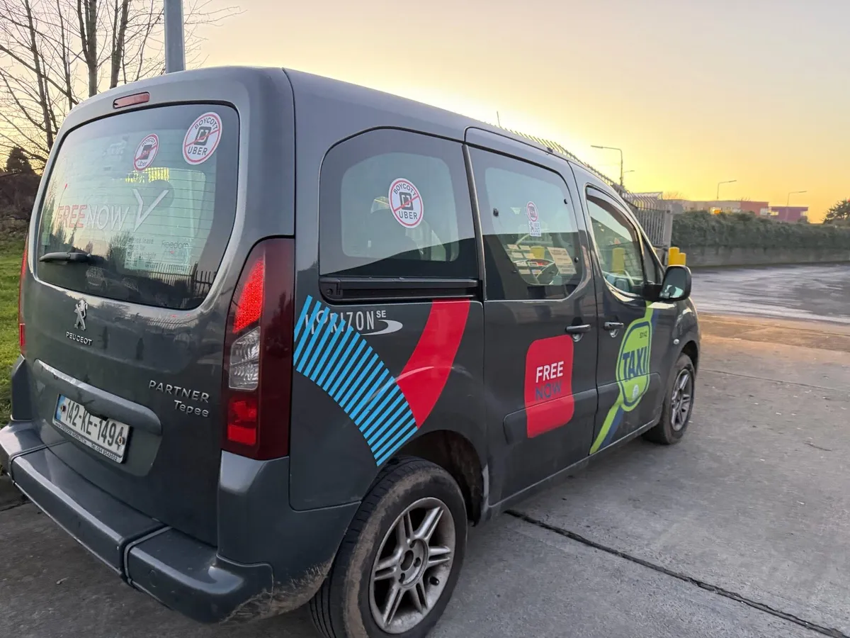 2014 Peugeot partner 5 seater Wheel chair Taxi - Image 4