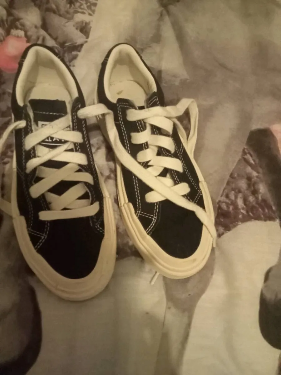 Ladies converse platform size 5 - Image 1