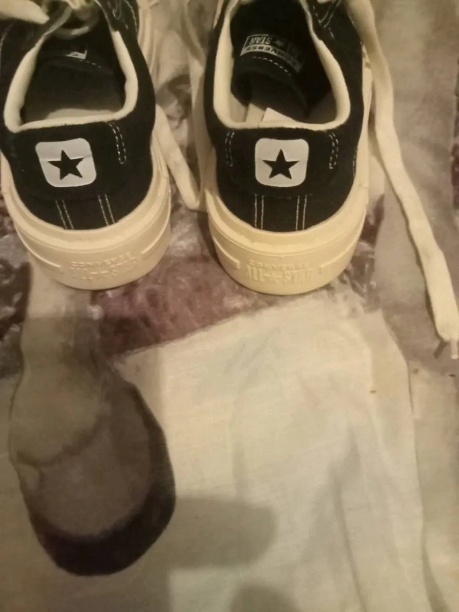 Ladies converse platform size 5 - Image 4