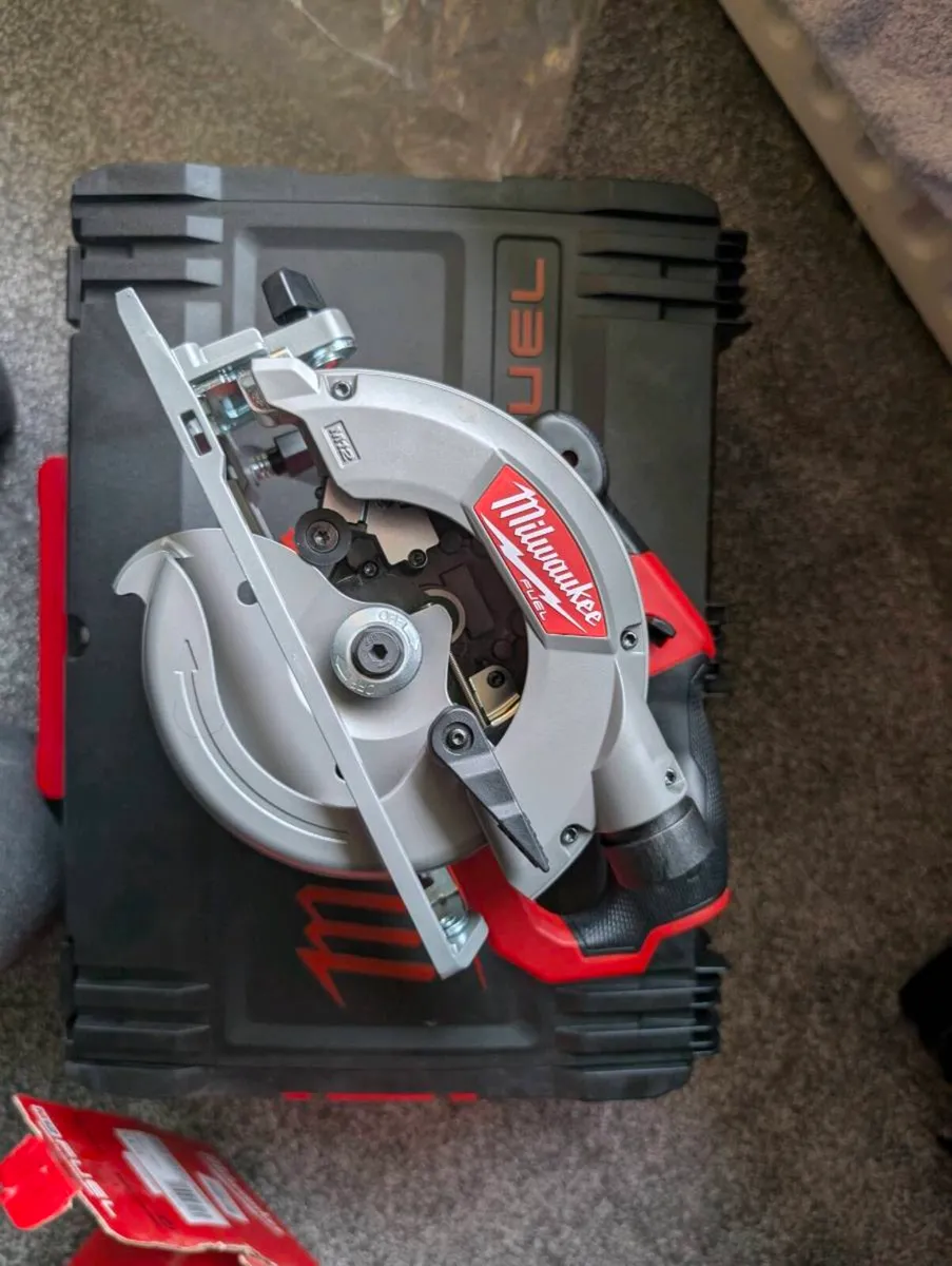 Milwaukee M12 CCS44-602X FUEL 140mm 12V Circular - Image 2