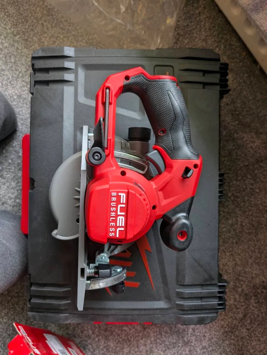 Milwaukee M12 CCS44-602X FUEL 140mm 12V Circular - Image 3