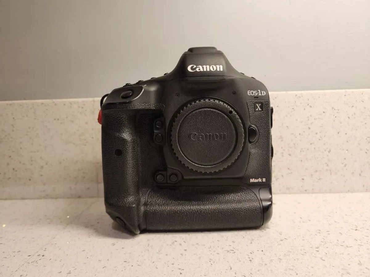 Canon 1DX Mark ii plus memory cards - Image 3