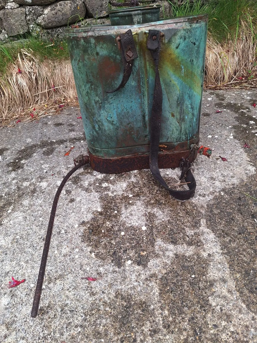 Antique Eclaire Vermorel Copper Knapsack Sprayer - Image 2