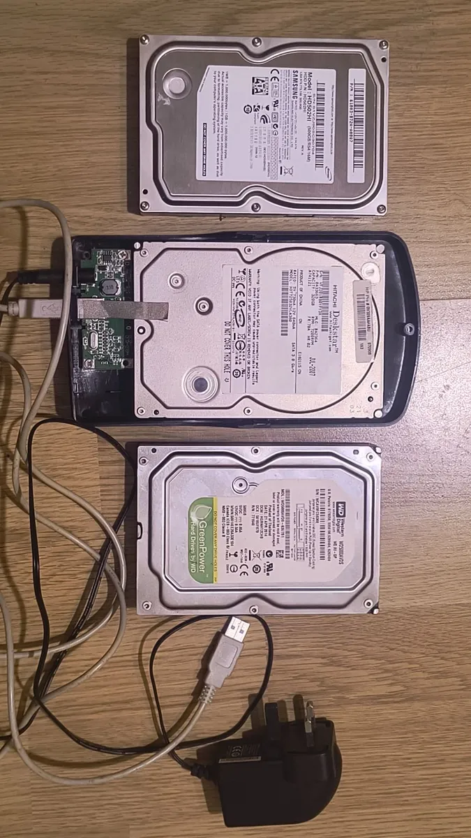 Storage Three Hard Drive 500 gb. USB connection - Image 1