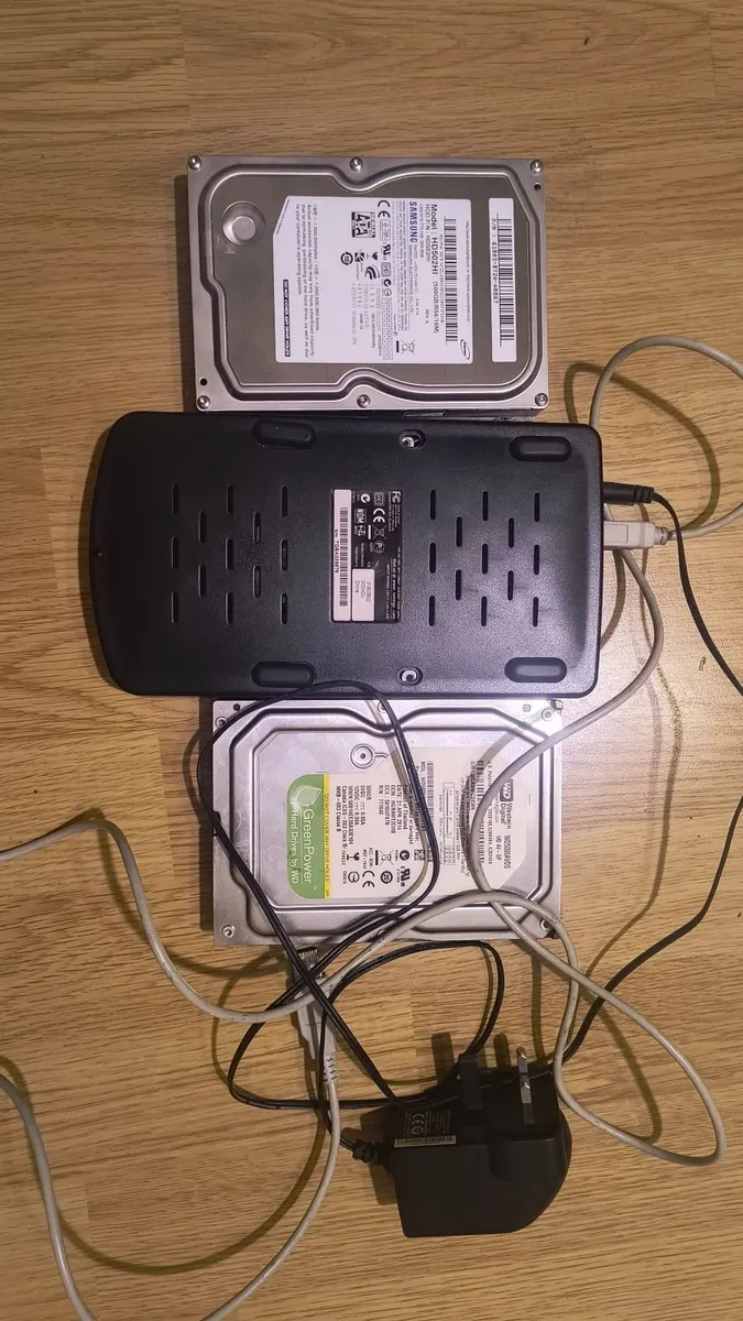 Storage Three Hard Drive 500 gb. USB connection - Image 1