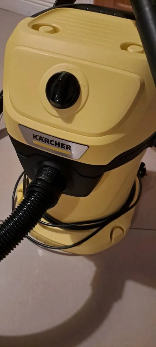 Karcher WD3 Wet and Dry Vacuum, Nearly New - Image 3