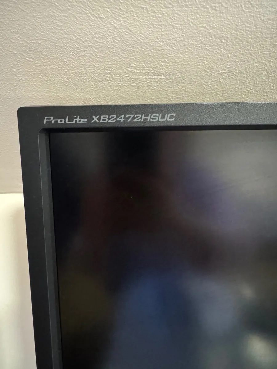 Monitor 24”” with FREE adapter - Image 2