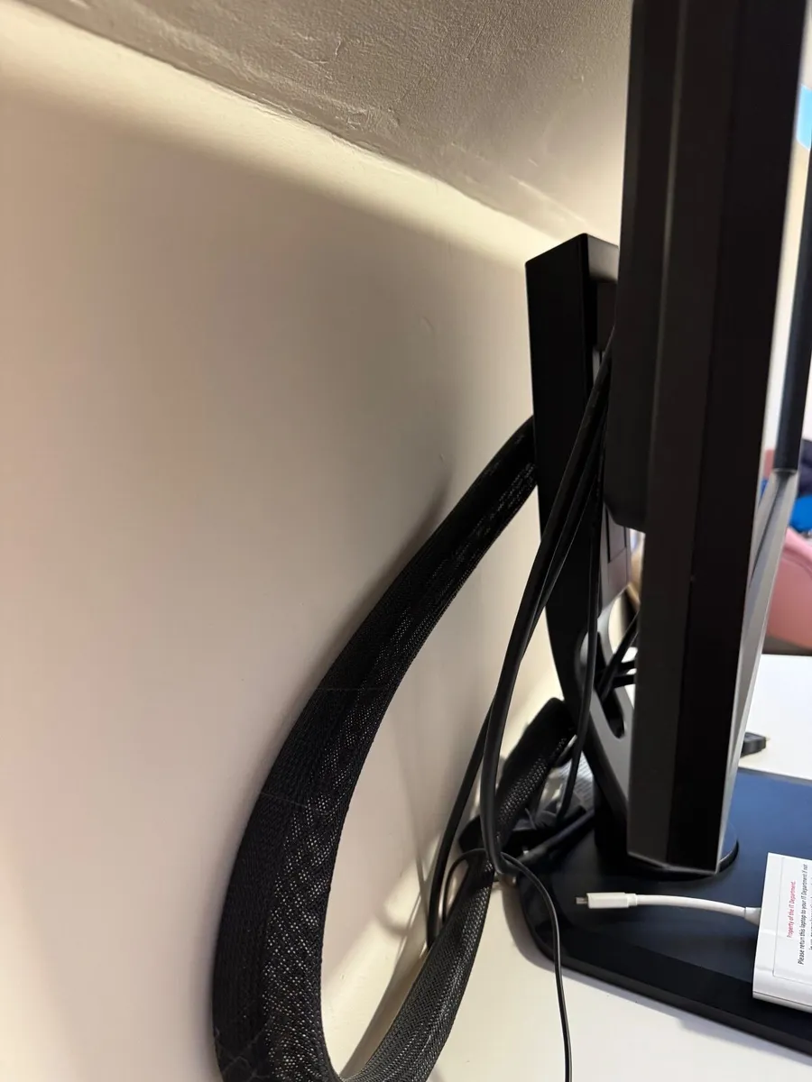 Monitor 24”” with FREE adapter - Image 3