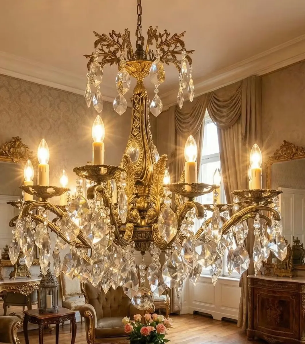 Four photos of this nice chandelier. Good quality - Image 3